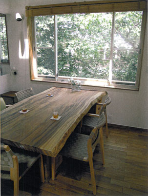 ���r���O